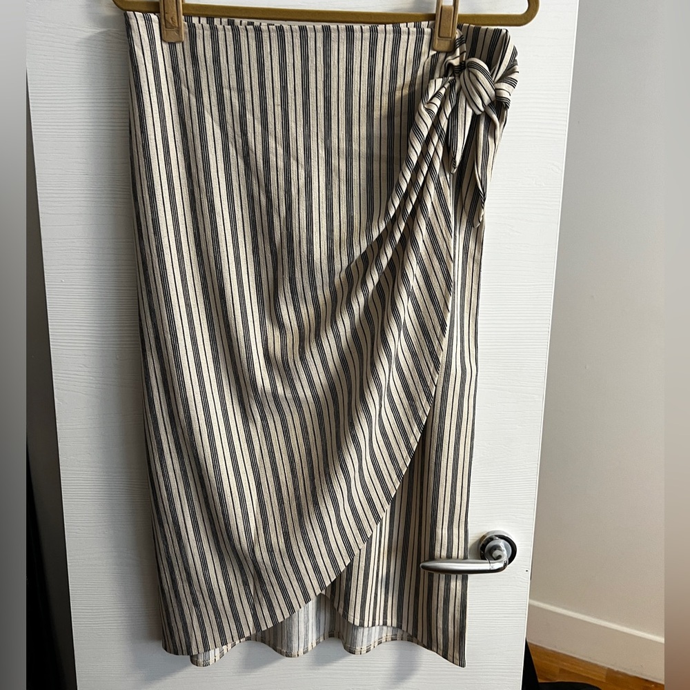 H&M Striped Wrap Skirt - Cream & Black